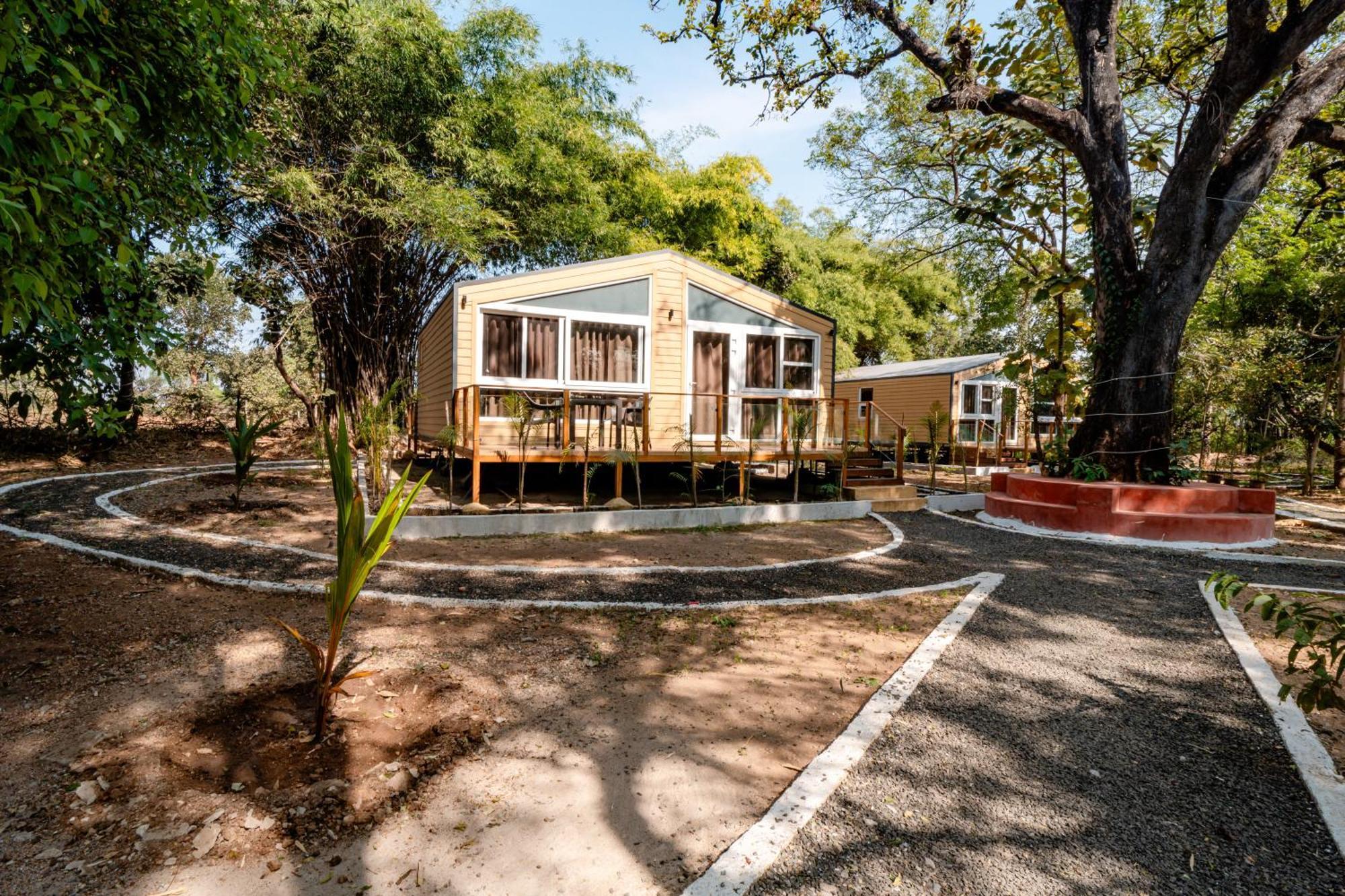 Hotel Treebo Premium Mowgli'S Den, Pench Khawāsa Exterior foto