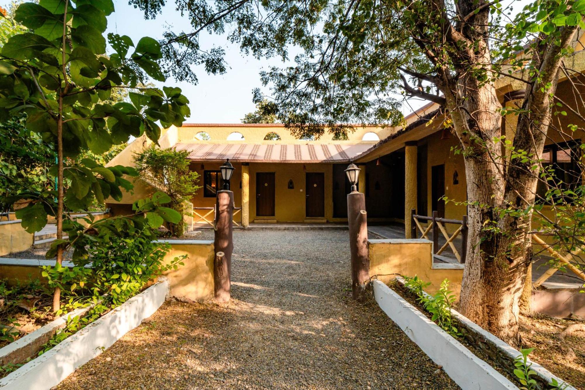 Hotel Treebo Premium Mowgli'S Den, Pench Khawāsa Exterior foto